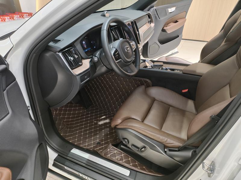 Volvo XC60, 2022 — фото 11 из 12