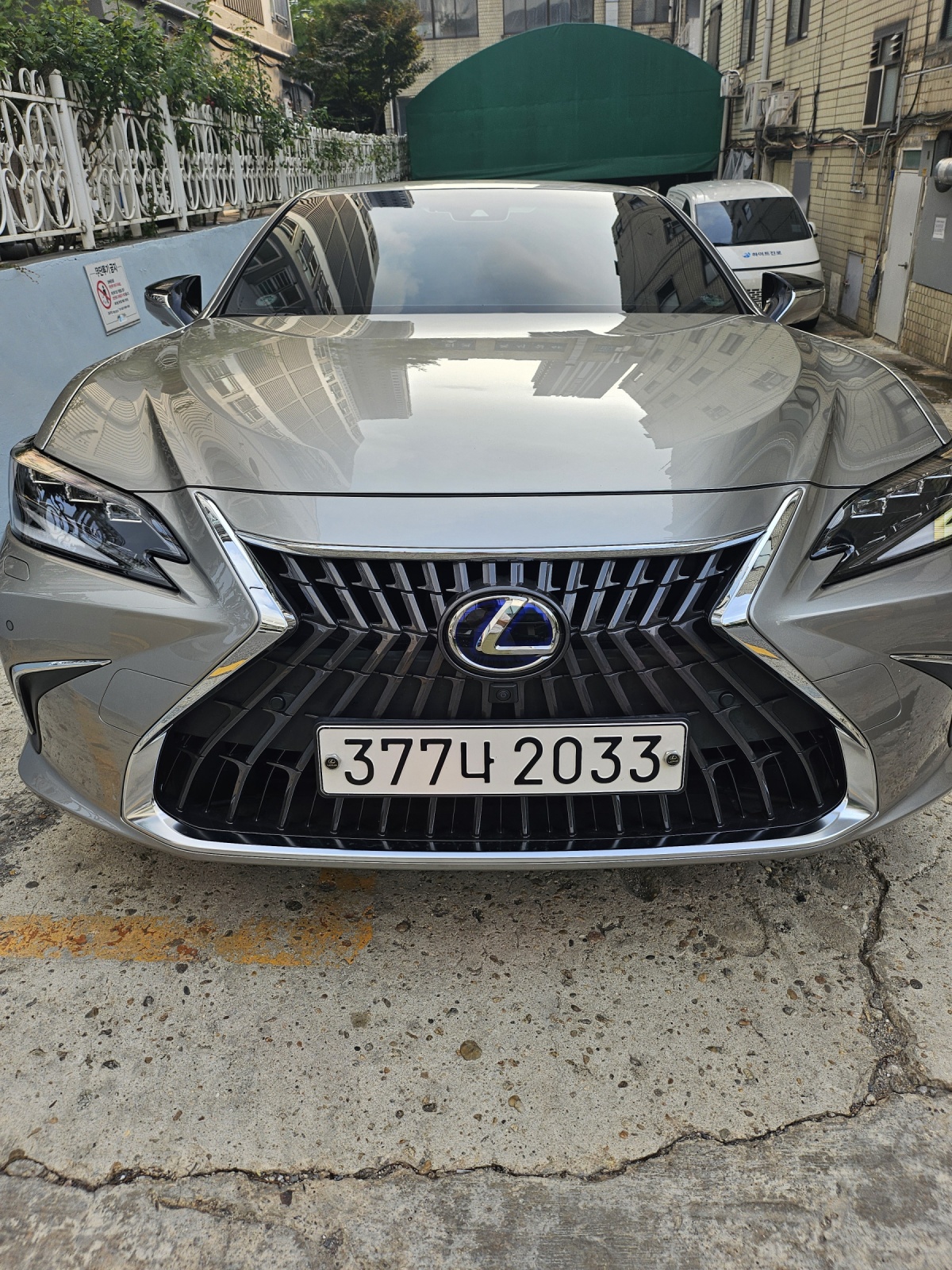Lexus ES, 2022 — фото 3 из 5