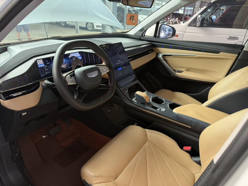 Geely Atlas L, 2022 — фото 9 из 12