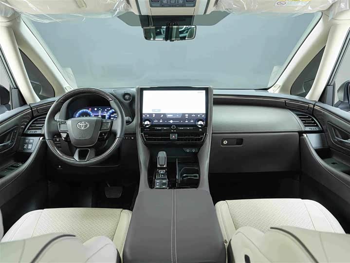 Toyota Alphard, 2025 — фото 6 из 9