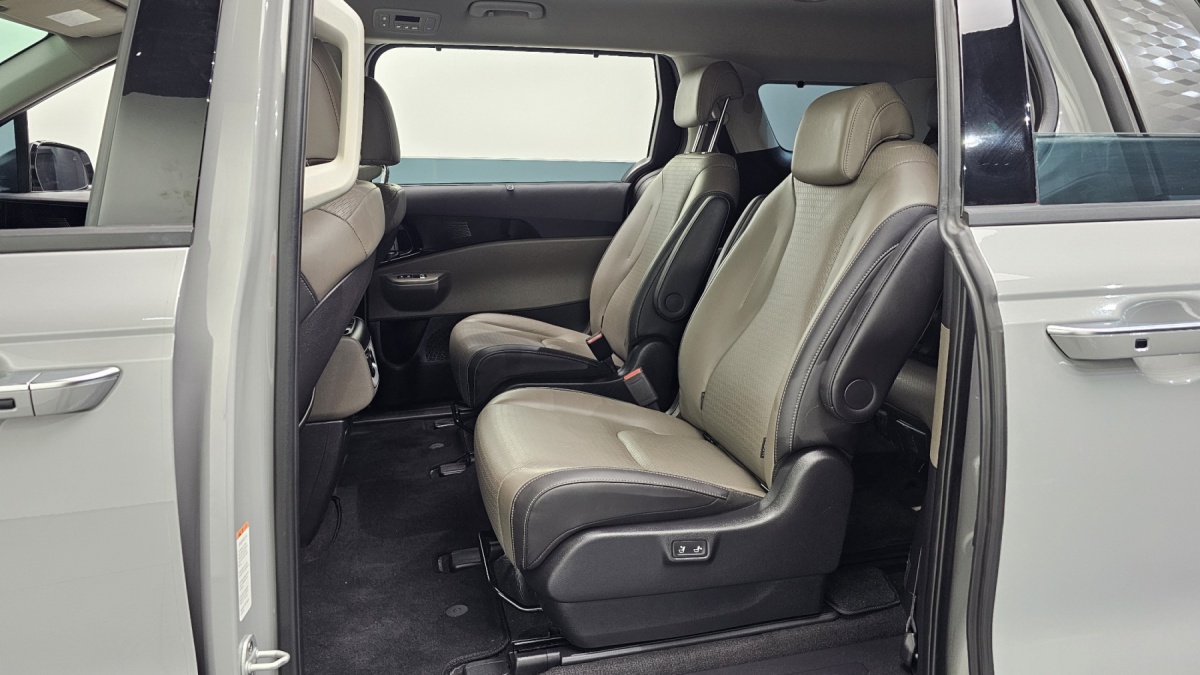 Kia Carnival, 2023 — фото 12 из 12