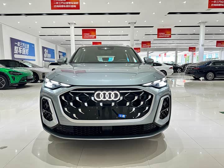 Audi Q5L, 2025 — фото 2 из 9