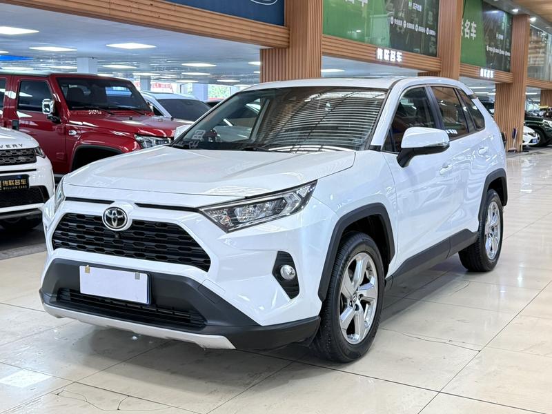 Toyota RAV4, 2021 — купить в Смоленске под ключ