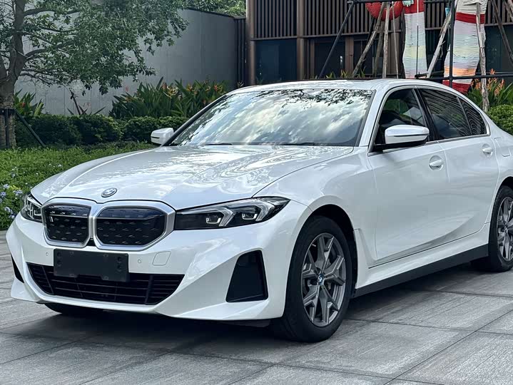 BMW i3, 2022 — фото 2 из 9