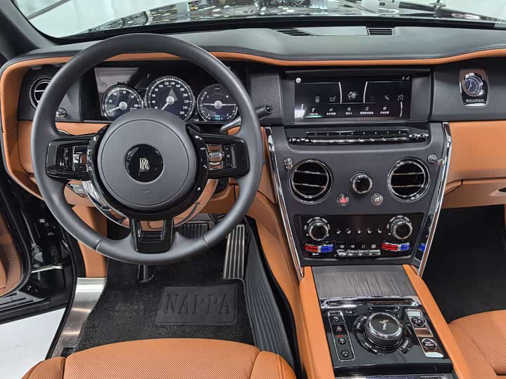 Rolls-Royce Cullinan, 2022 — фото 8 из 9