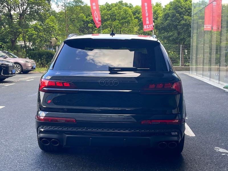 Audi SQ7, 2025 — фото 4 из 12