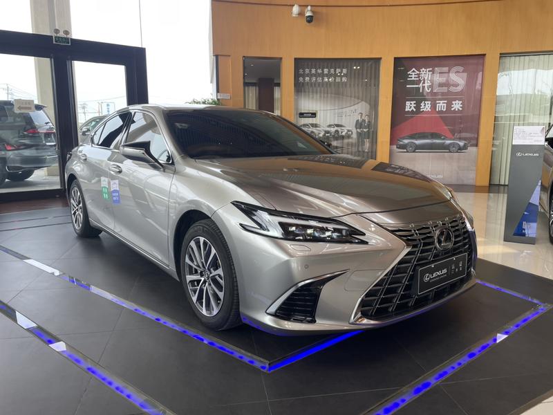 Lexus ES, 2024 — фото 3 из 12