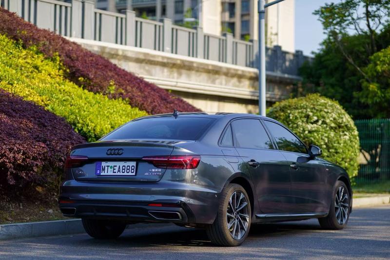 Audi A4L, 2022 — фото 6 из 10