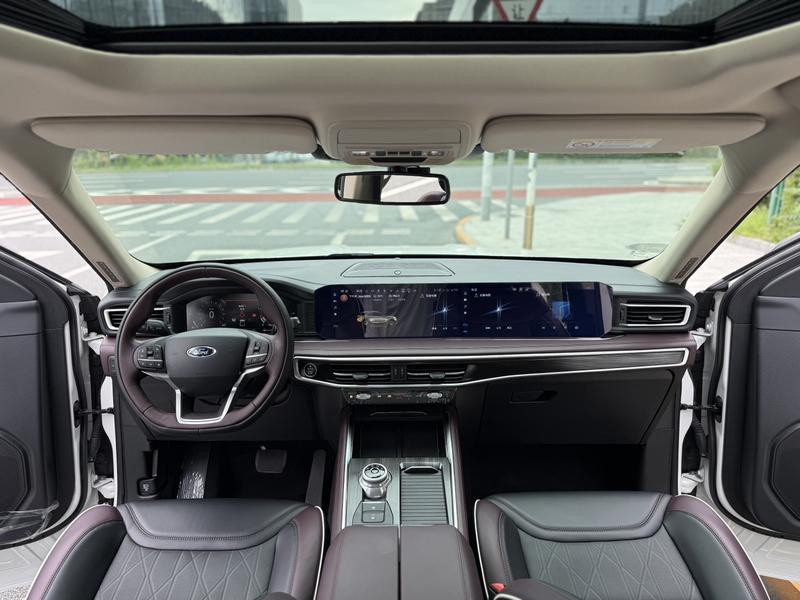 Ford Explorer, 2023 — фото 8 из 12