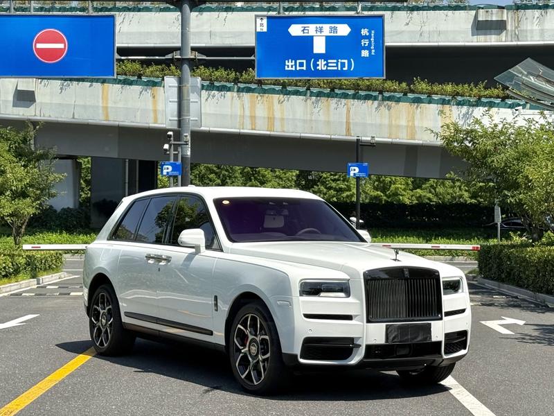 Rolls-Royce Cullinan, 2023 — фото 3 из 10