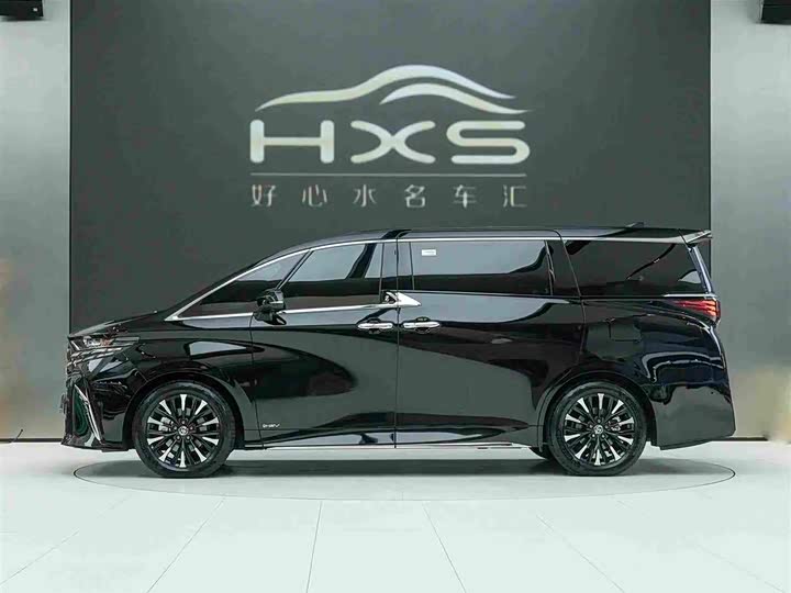 Toyota Alphard, 2024 — фото 3 из 9