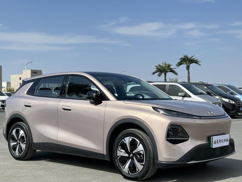 Changan Qiyuan (Nevo) Q05, 2025 — фото 3 из 9