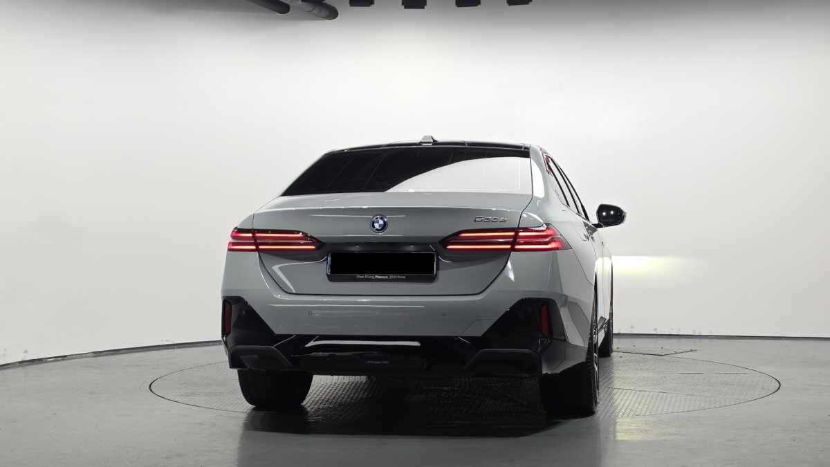 BMW 5 Series, 2025 — фото 4 из 12