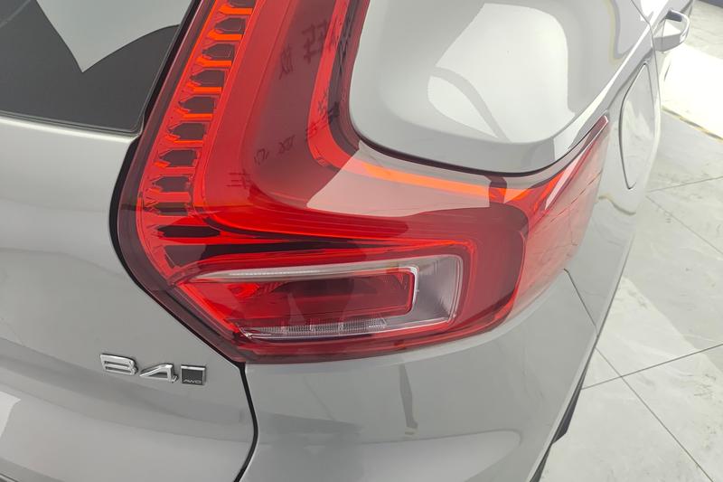 Volvo XC40, 2023 — фото 5 из 12