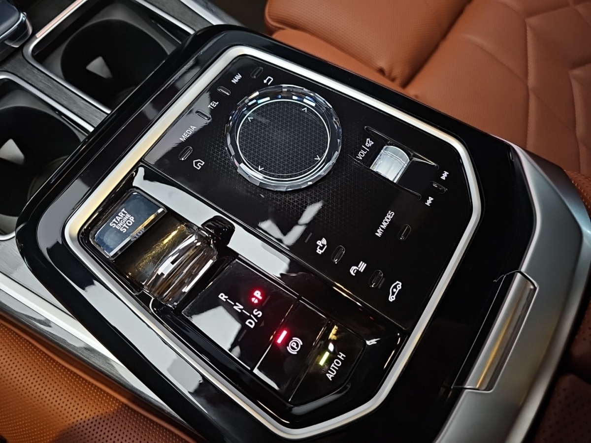 BMW 7 Series, 2023 — фото 8 из 12