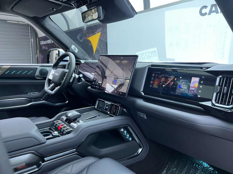 BYD FangChengBao Leopard 8, 2024 — фото 8 из 12