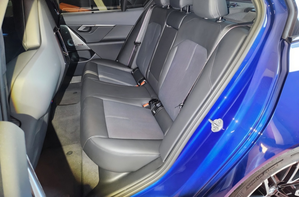 BMW M5, 2025 — фото 7 из 12