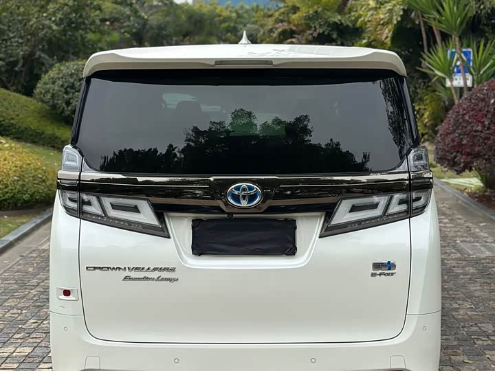 Toyota Vellfire, 2022 — фото 8 из 9