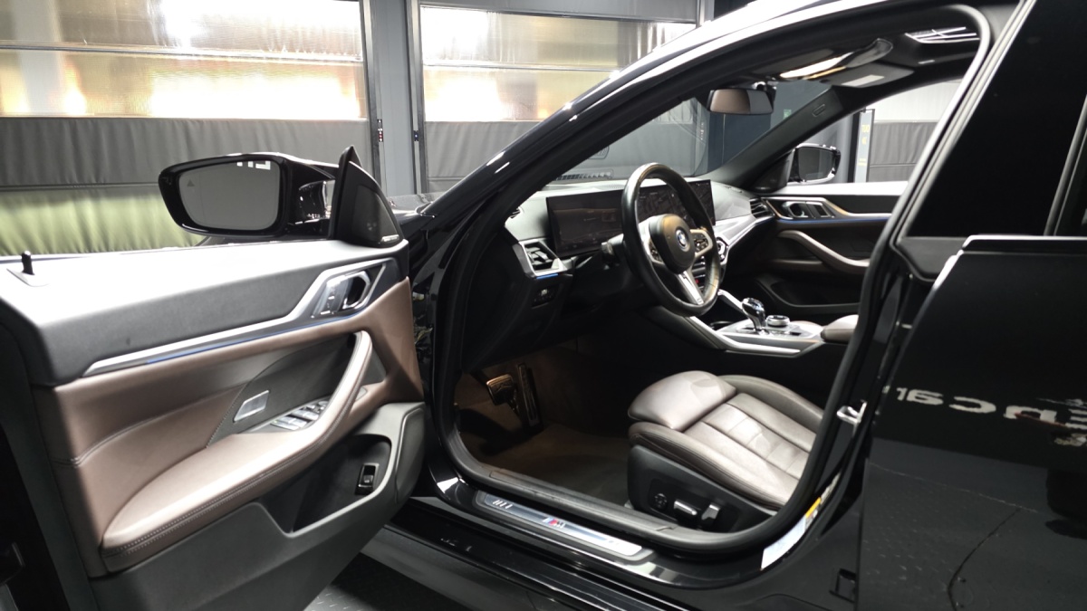 BMW i4, 2022 — фото 10 из 12