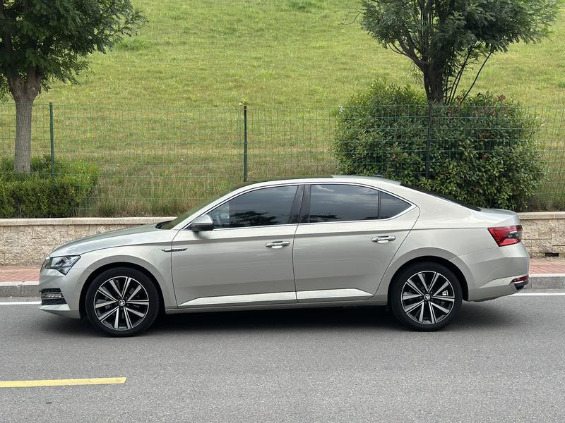 Skoda Superb, 2022 — фото 4 из 12