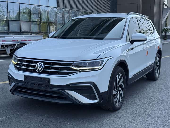 Volkswagen Tiguan L Pro, 2022 — купить в Кирове под ключ