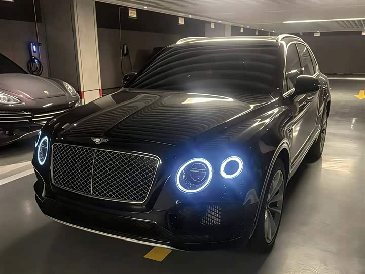 Bentley Bentayga Hybrid, 2022 — купить в Воронеже под ключ