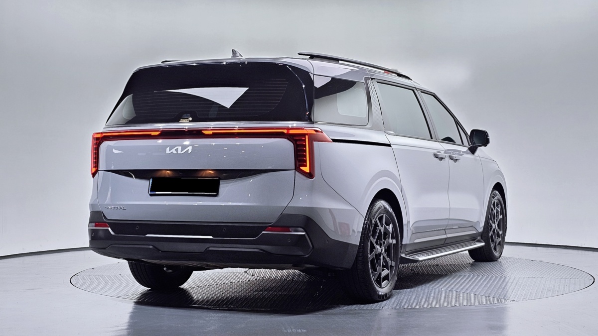 Kia Carnival, 2023 — фото 2 из 12