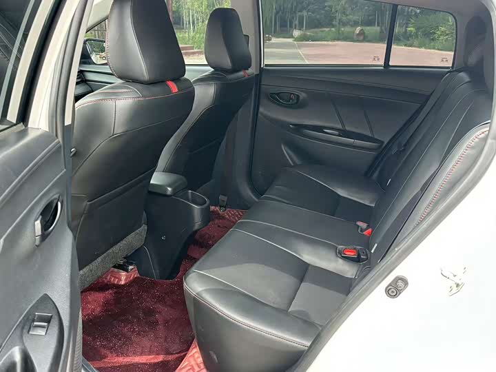 Toyota Yaris L Hatchback, 2022 — фото 8 из 9