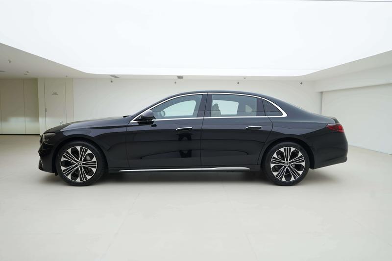 Mercedes-Benz E-Class, 2026 — фото 3 из 12