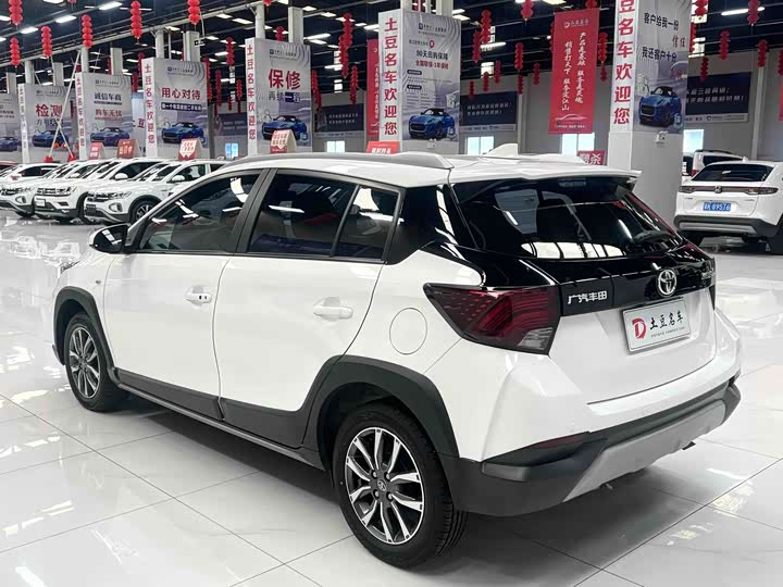 Toyota Yaris L Hatchback, 2022 — фото 4 из 9