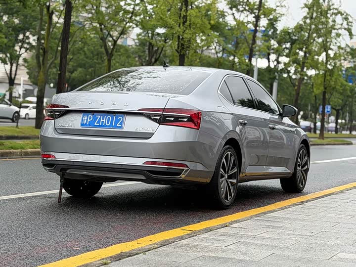 Skoda Superb, 2022 — фото 4 из 9