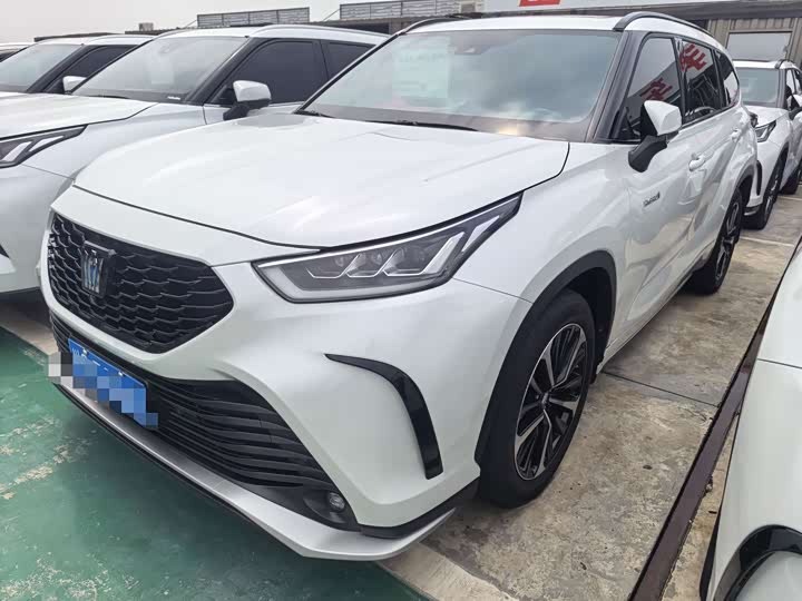 Toyota Crown Kluger, 2023 — купить в Калуге под ключ