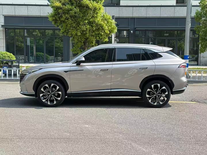 Roewe RX5, 2023 — фото 4 из 9