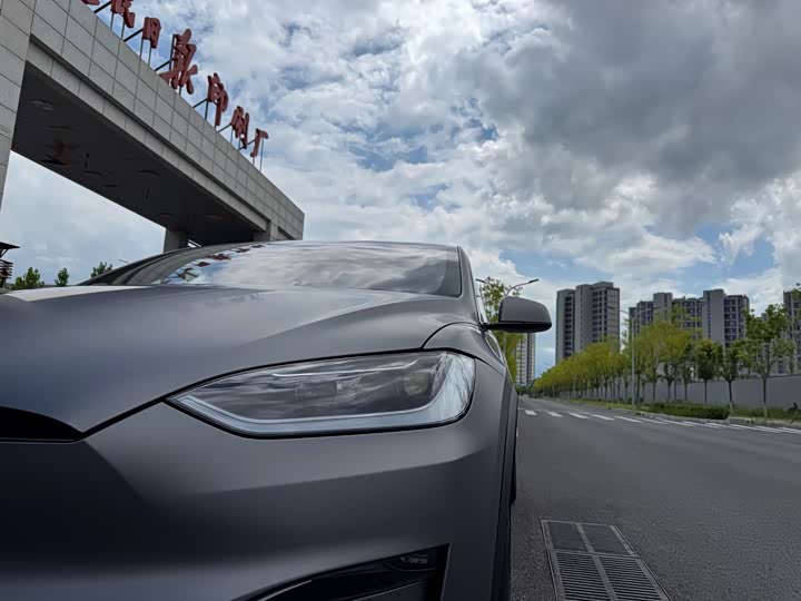 Tesla Model X, 2023 — фото 4 из 9