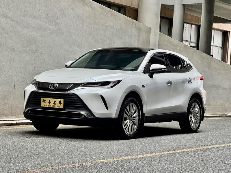 Toyota Harrier, 2023 — купить в Кирове под ключ