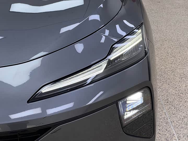 Roewe D6, 2025 — фото 8 из 9