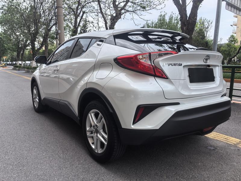 Toyota C-HR, 2023 — фото 4 из 12
