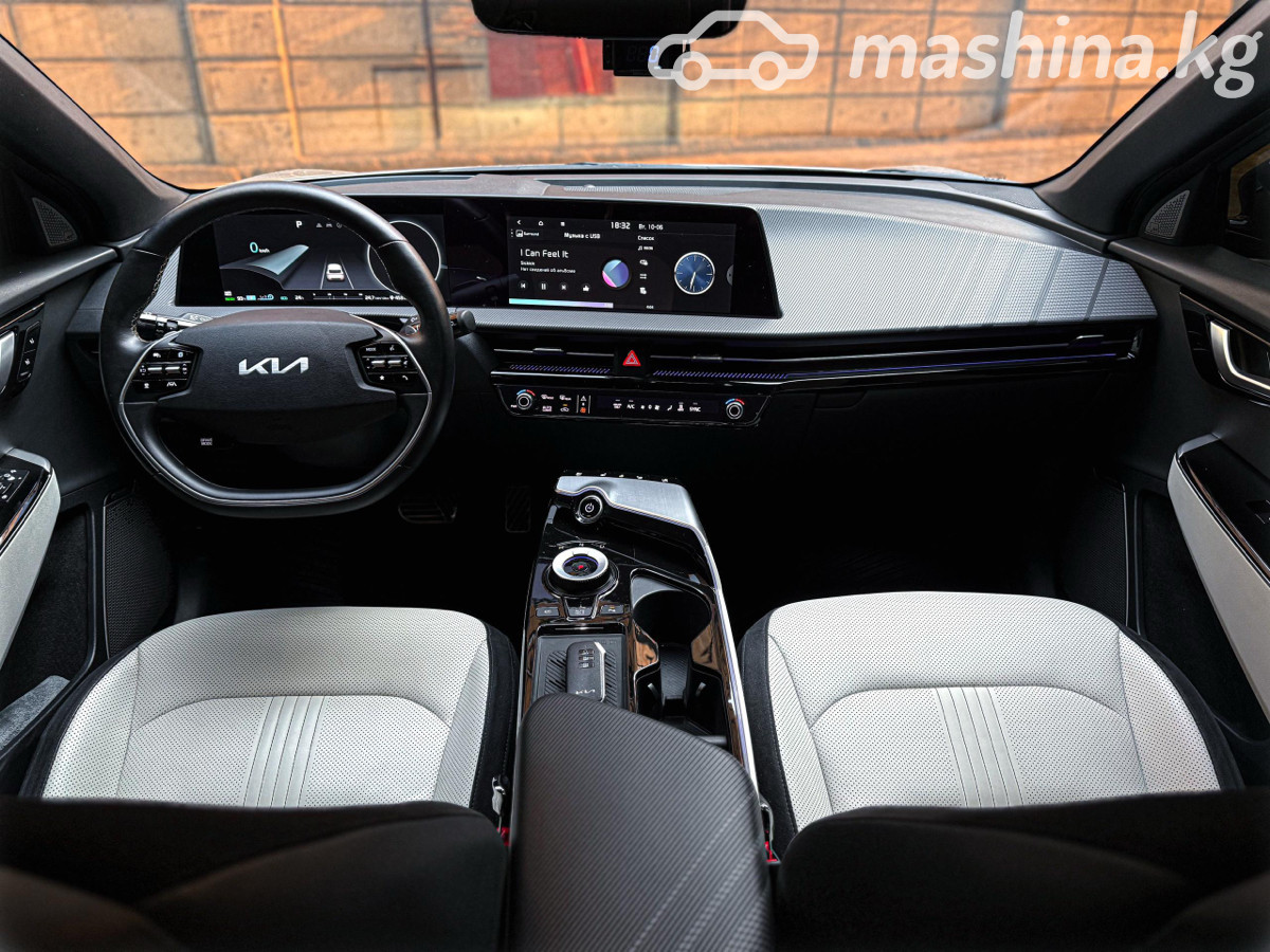 Kia EV6, 2023 — фото 8 из 11