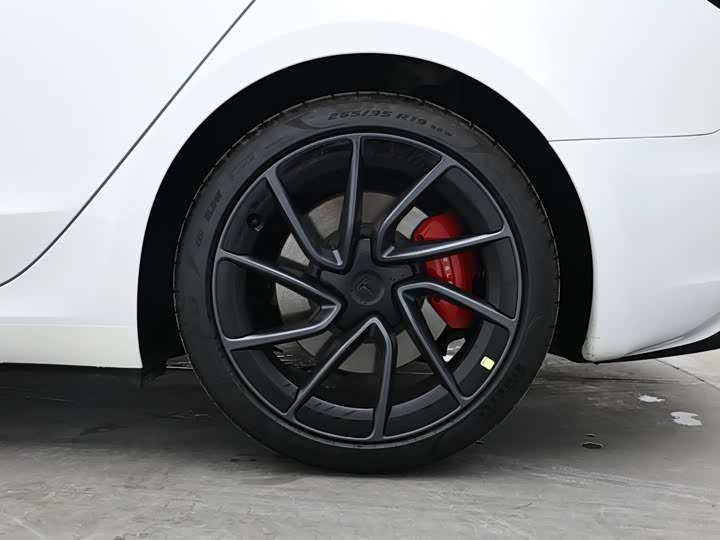 Tesla Model 3, 2024 — фото 9 из 9