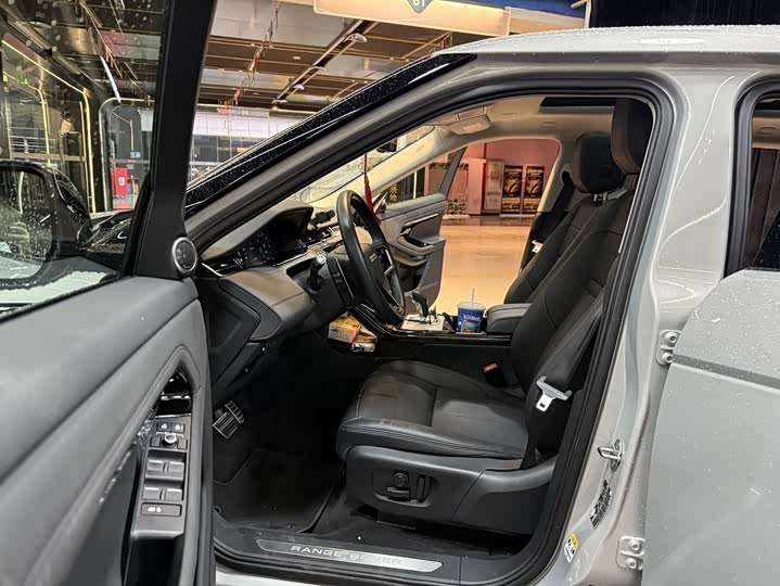 Land Rover Range Rover Evoque L, 2022 — фото 4 из 9