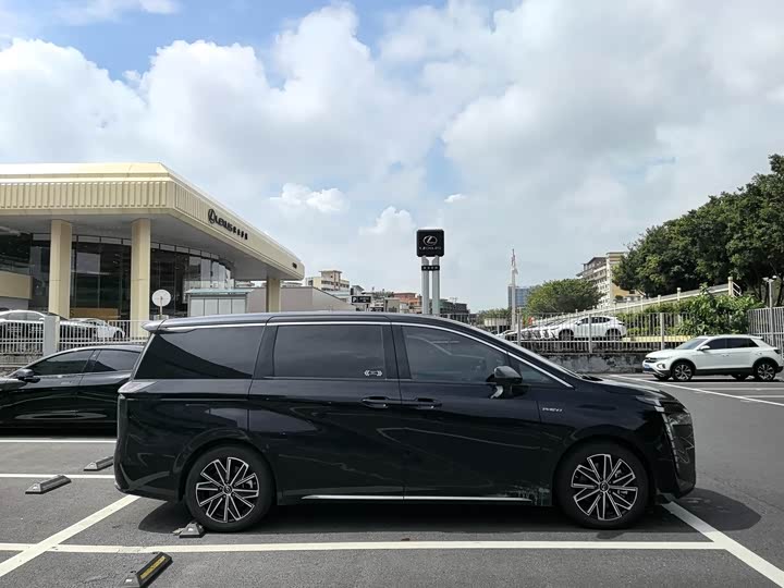 GAC Trumpchi E8, 2024 — фото 4 из 9