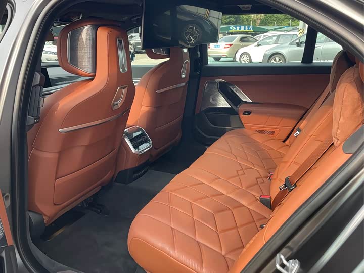 BMW i7, 2023 — фото 9 из 9