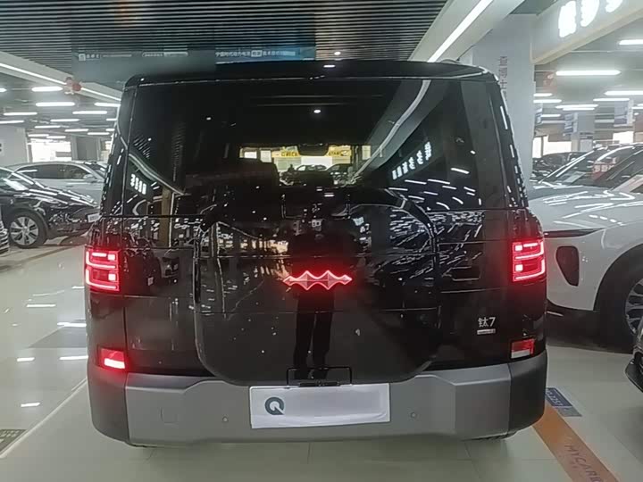 BYD FangChengBao Titanium 7 (Tai 7), 2025 — фото 6 из 9