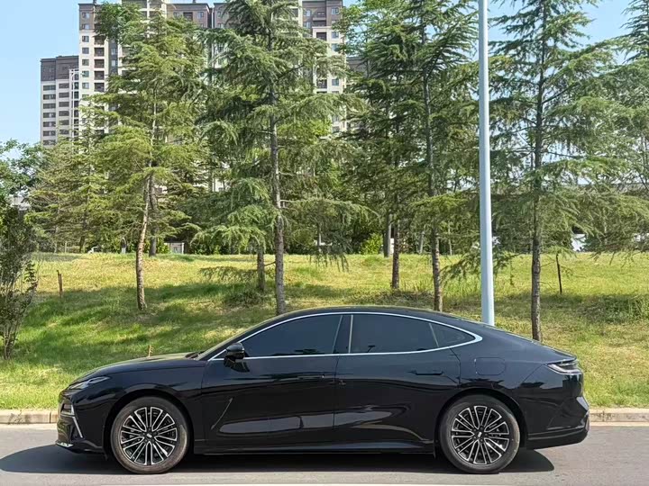 Geely Galaxy Starshine 8 EM-i, 2025 — фото 3 из 9