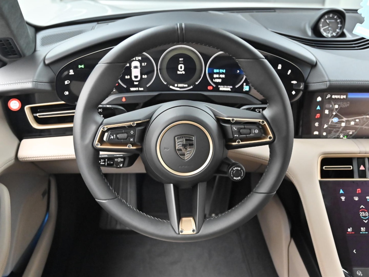 Porsche Taycan, 2025 — фото 12 из 12
