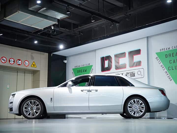 Rolls-Royce Ghost, 2023 — фото 6 из 9