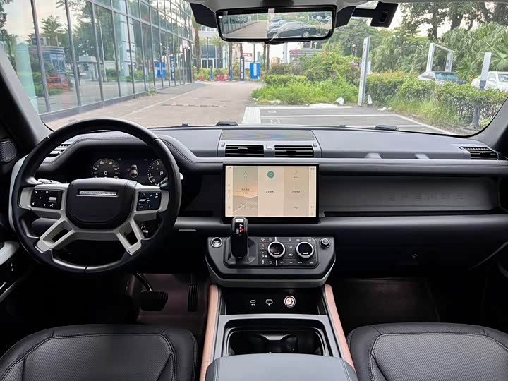 Land Rover Defender, 2022 — фото 7 из 9
