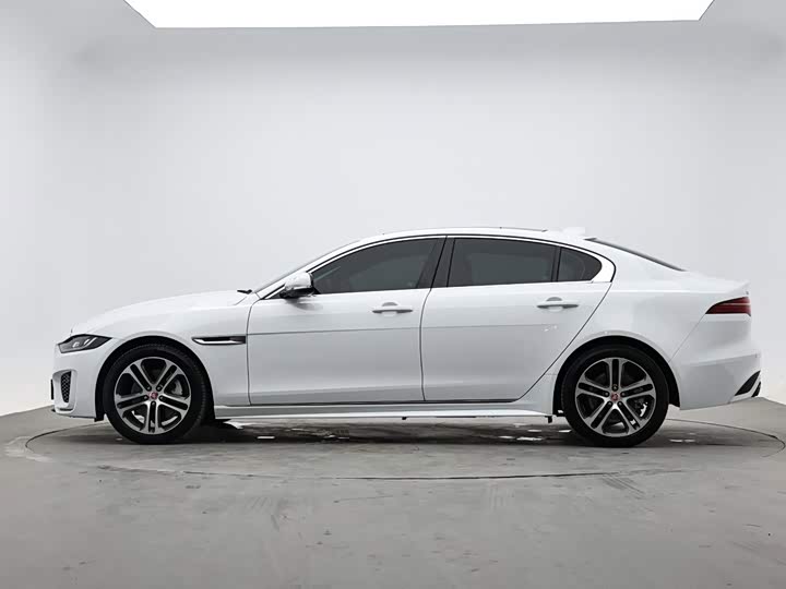 Jaguar XE L, 2024 — фото 6 из 9