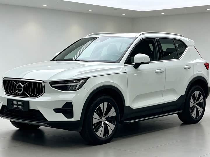 Volvo XC40, 2023 — фото 2 из 9