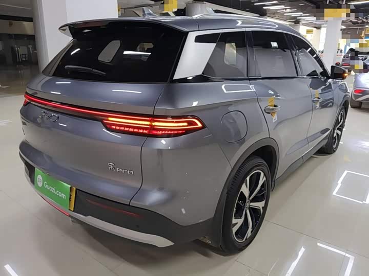 BYD Song Pro Hybrid, 2024 — фото 7 из 9